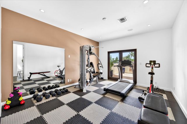 2740 NE 17th Street, Fort Lauderdale, FL 33305