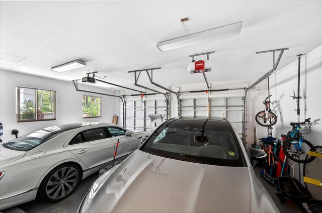 2740 NE 17th Street, Fort Lauderdale, FL 33305