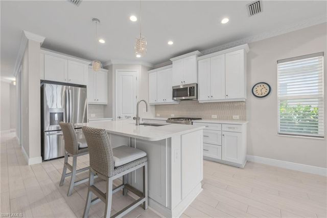 4564 Centaurus CIR, Naples, FL 34120