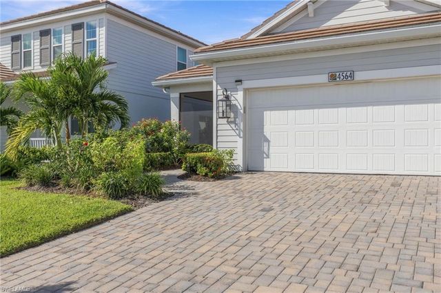 4564 Centaurus CIR, Naples, FL 34120