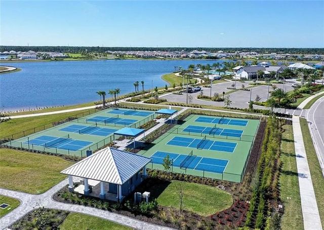 4564 Centaurus CIR, Naples, FL 34120