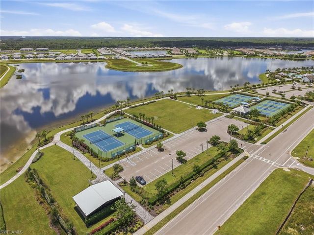 4564 Centaurus CIR, Naples, FL 34120