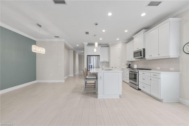 4564 Centaurus CIR, Naples, FL 34120