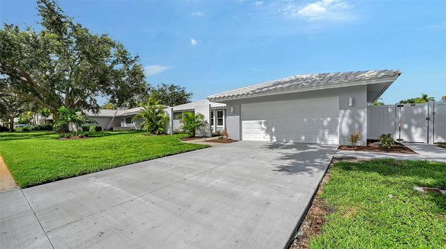 2852 CAPTIVA DRIVE, Sarasota, FL 34231