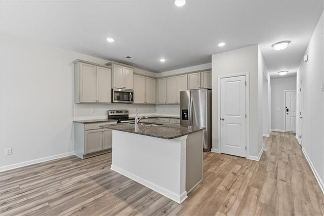 2832 Saratoga Lake View, Decatur, GA 30034