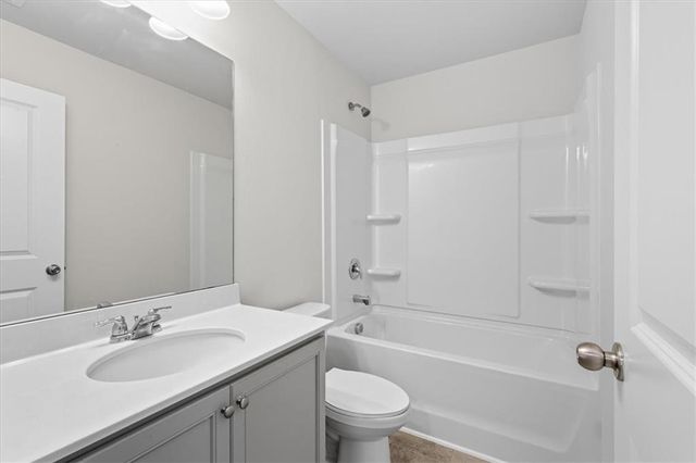 2832 Saratoga Lake View, Decatur, GA 30034