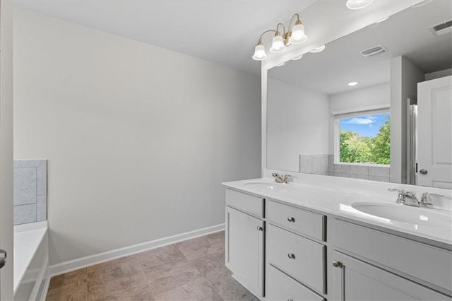 2832 Saratoga Lake View, Decatur, GA 30034