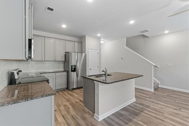 2832 Saratoga Lake View, Decatur, GA 30034