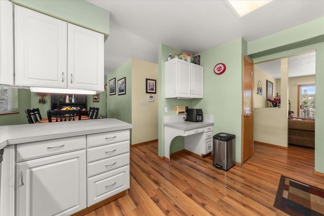 4002 S Long Ln, Greenacres, WA 99016
