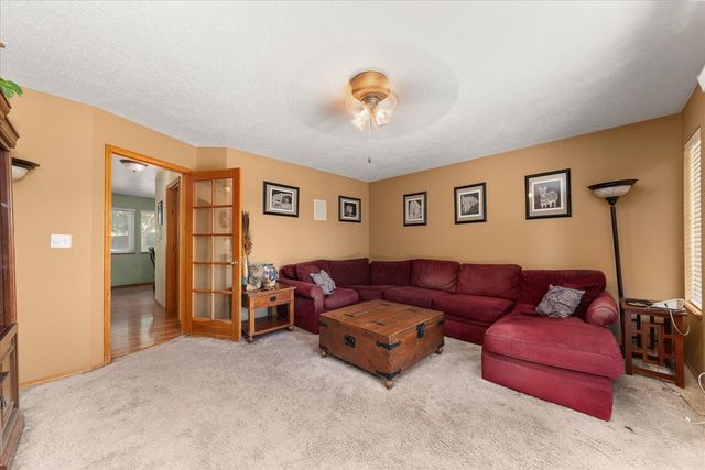 4002 S Long Ln, Greenacres, WA 99016