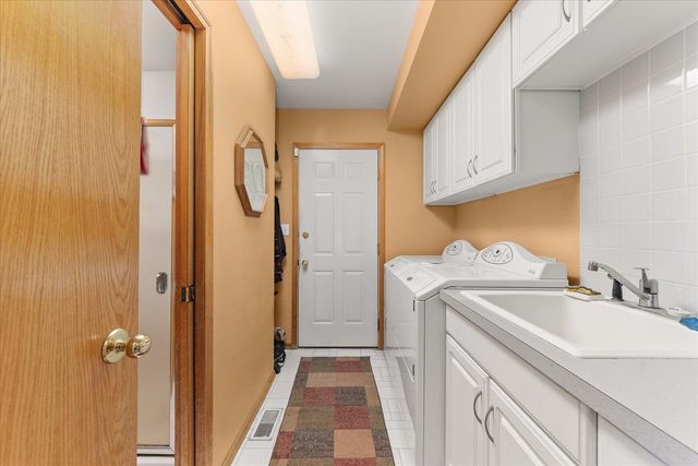 4002 S Long Ln, Greenacres, WA 99016