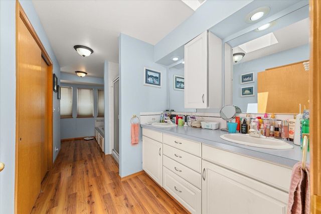 4002 S Long Ln, Greenacres, WA 99016