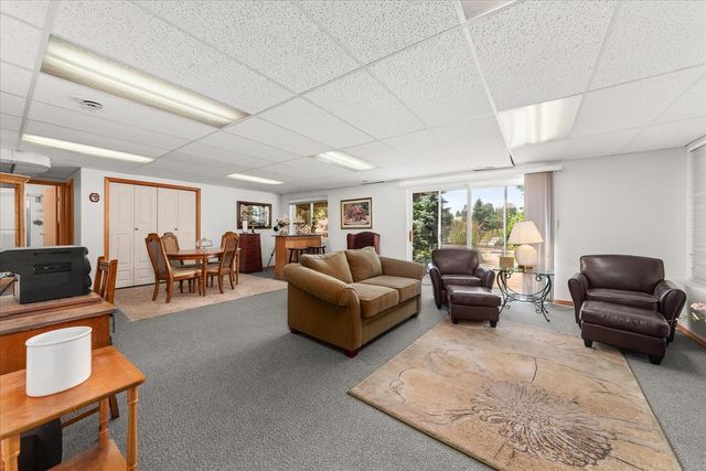 4002 S Long Ln, Greenacres, WA 99016