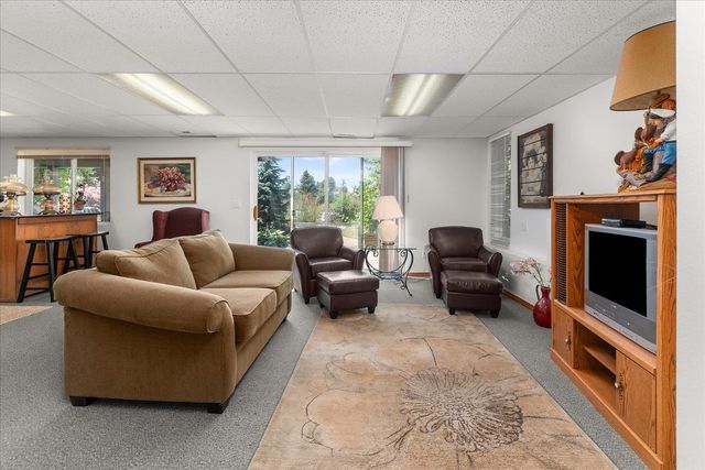 4002 S Long Ln, Greenacres, WA 99016