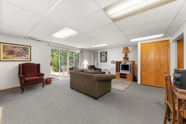 4002 S Long Ln, Greenacres, WA 99016