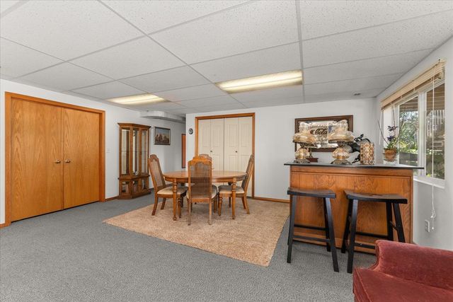 4002 S Long Ln, Greenacres, WA 99016