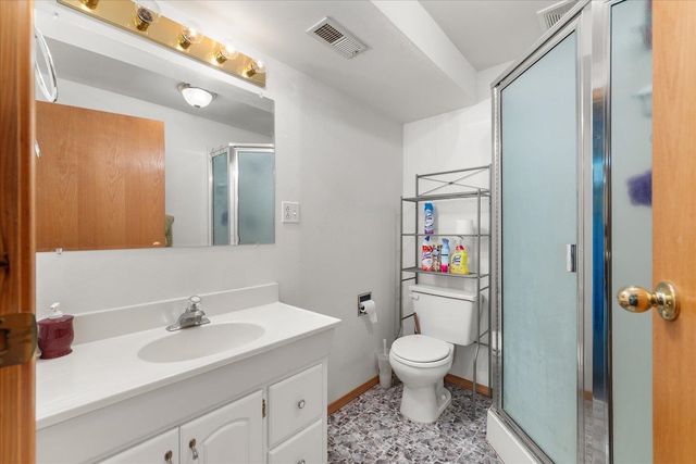 4002 S Long Ln, Greenacres, WA 99016