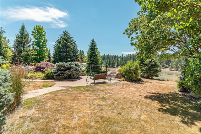4002 S Long Ln, Greenacres, WA 99016