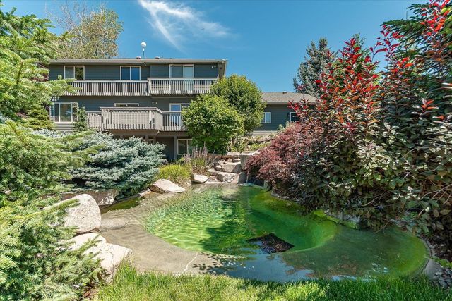 4002 S Long Ln, Greenacres, WA 99016