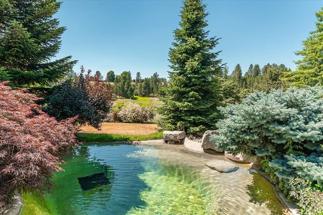 4002 S Long Ln, Greenacres, WA 99016