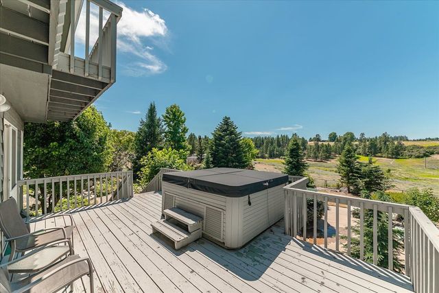 4002 S Long Ln, Greenacres, WA 99016