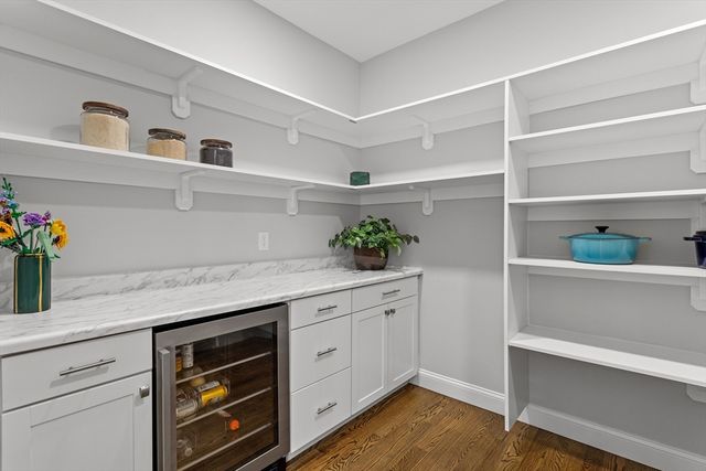 14 Charles St, North Reading, MA 01864