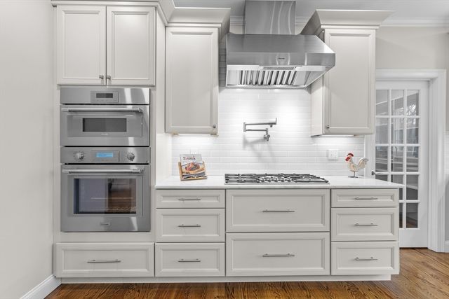 14 Charles St, North Reading, MA 01864