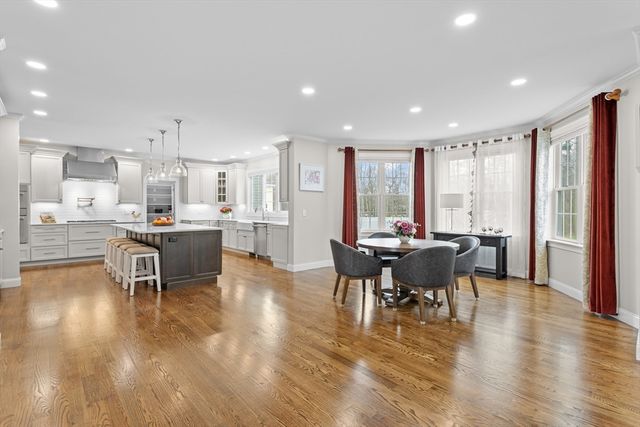 14 Charles St, North Reading, MA 01864