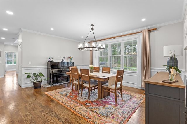 14 Charles St, North Reading, MA 01864