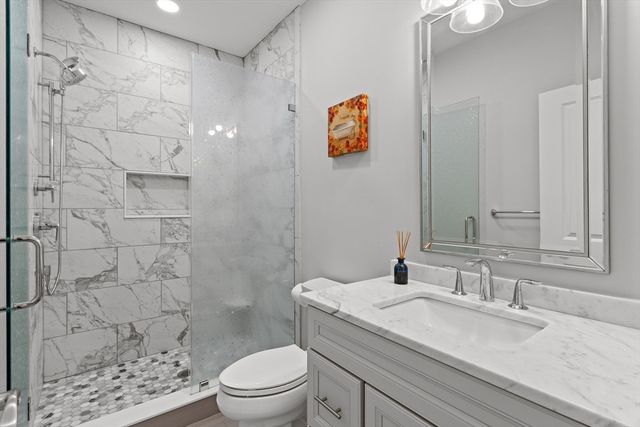 14 Charles St, North Reading, MA 01864