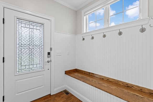 14 Charles St, North Reading, MA 01864