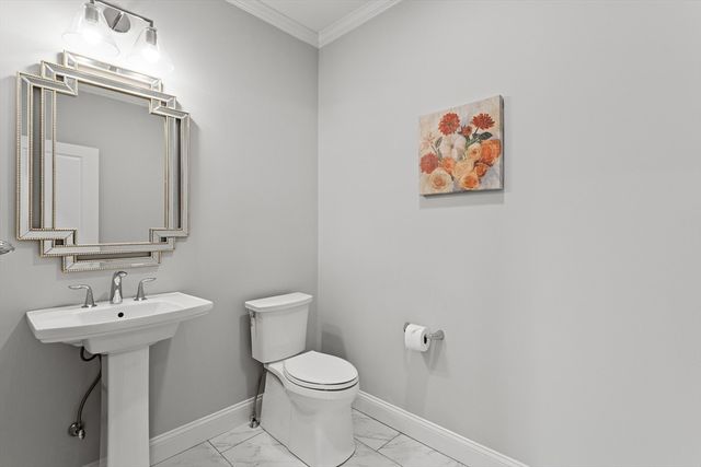 14 Charles St, North Reading, MA 01864