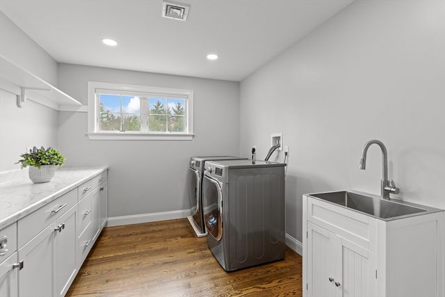14 Charles St, North Reading, MA 01864