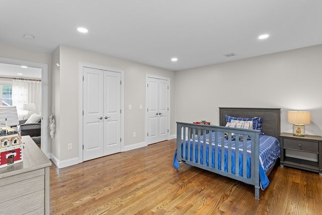 14 Charles St, North Reading, MA 01864