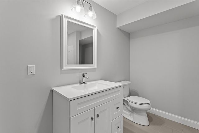14 Charles St, North Reading, MA 01864