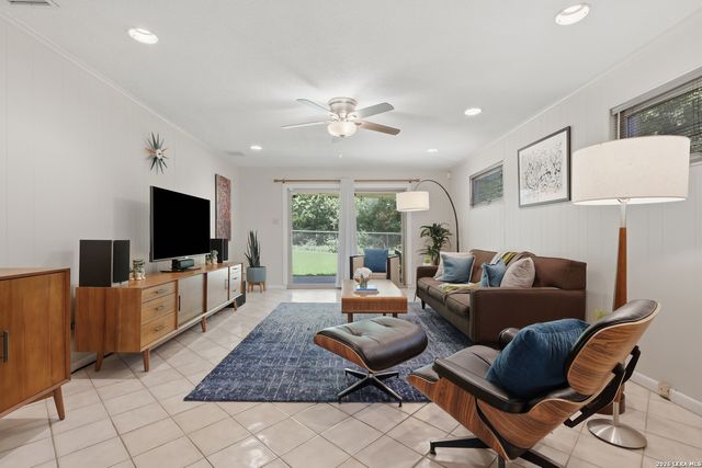 246 W GLENVIEW DR, San Antonio, TX 78228