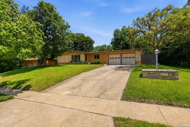 246 W GLENVIEW DR, San Antonio, TX 78228