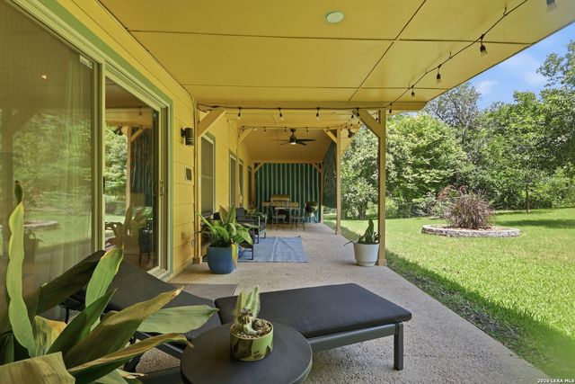 246 W GLENVIEW DR, San Antonio, TX 78228