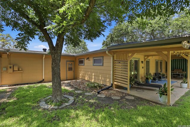 246 W GLENVIEW DR, San Antonio, TX 78228