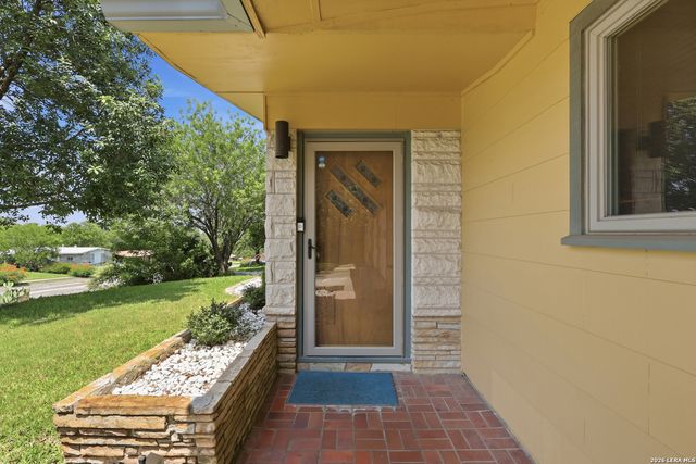 246 W GLENVIEW DR, San Antonio, TX 78228