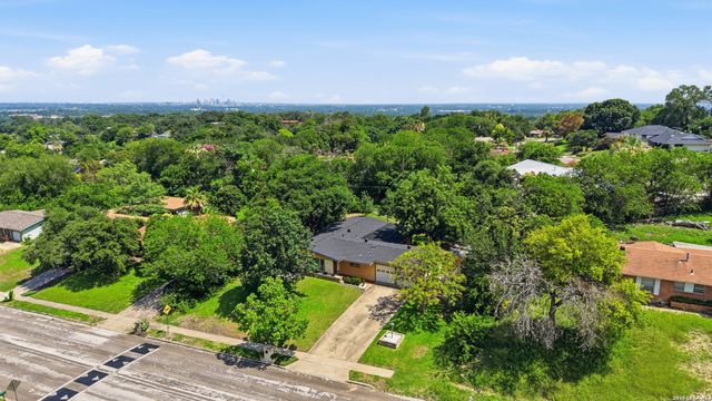 246 W GLENVIEW DR, San Antonio, TX 78228