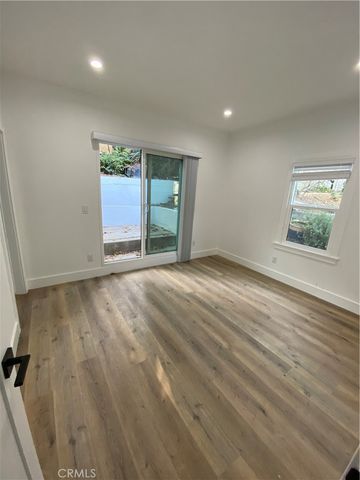 3106 W Berkeley Avenue, Los Angeles, CA 90026