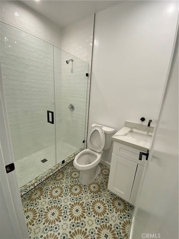3106 W Berkeley Avenue, Los Angeles, CA 90026