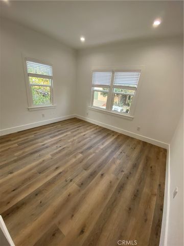 3106 W Berkeley Avenue, Los Angeles, CA 90026