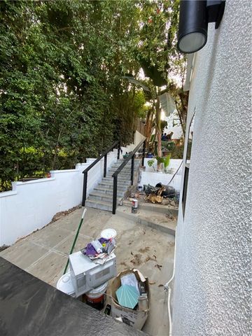 3106 W Berkeley Avenue, Los Angeles, CA 90026