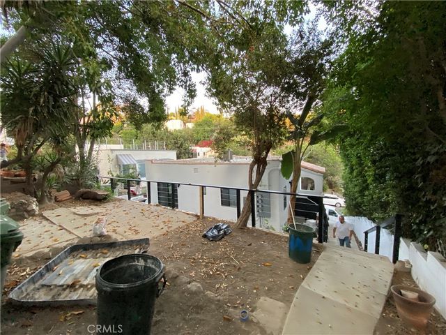 3106 W Berkeley Avenue, Los Angeles, CA 90026