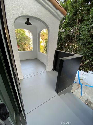 3106 W Berkeley Avenue, Los Angeles, CA 90026