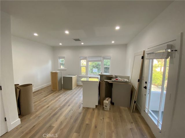 3106 W Berkeley Avenue, Los Angeles, CA 90026