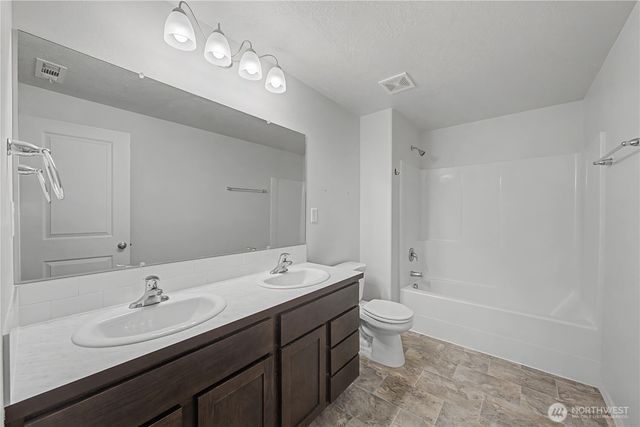 1118 W Sequoia Road, Moses Lake, WA 98837