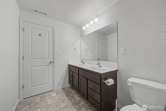 1118 W Sequoia Road, Moses Lake, WA 98837